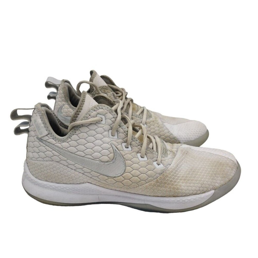 Nike Men's Lebron Witness III Basketball Shoe Size 12 US A04433-101